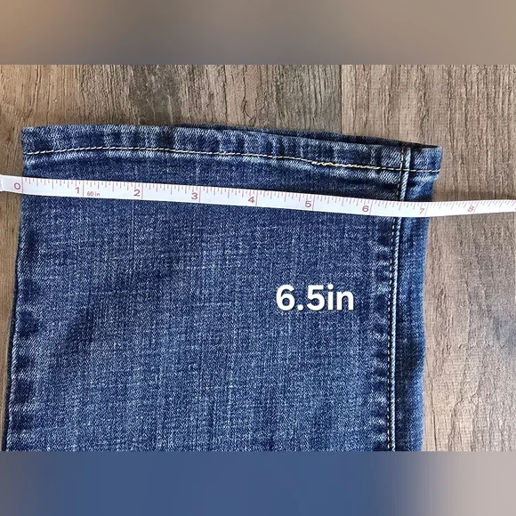 Levi Jeans classic cut women's size 16 Med Blue - Picture 9 of 14